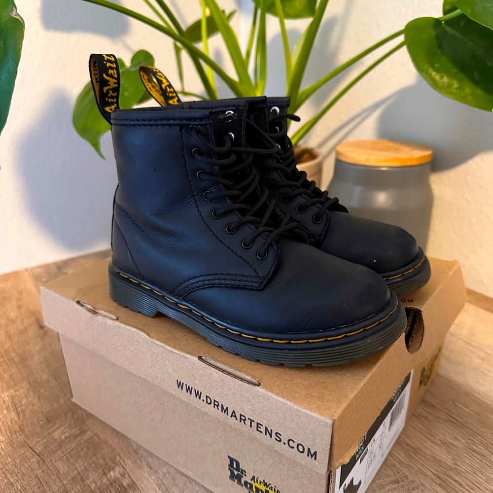 Dr martens child size 10
